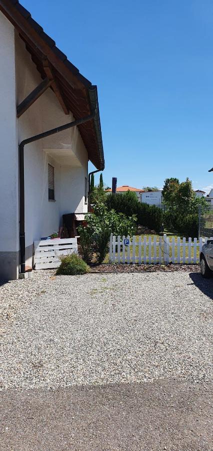 Ferienappartement Grüner Elch Rheinhausen Exterior foto